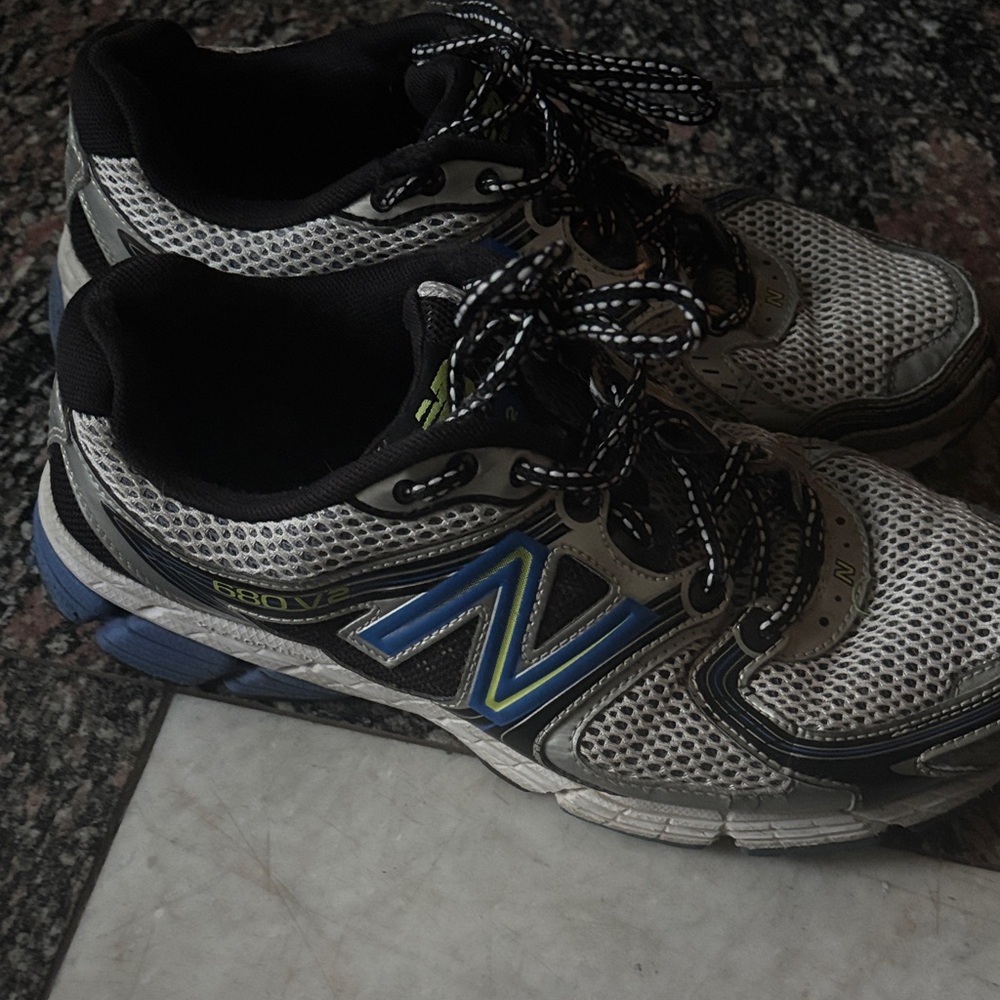 New Balance Men's Black and Blue Athletic Shoes - Green detail